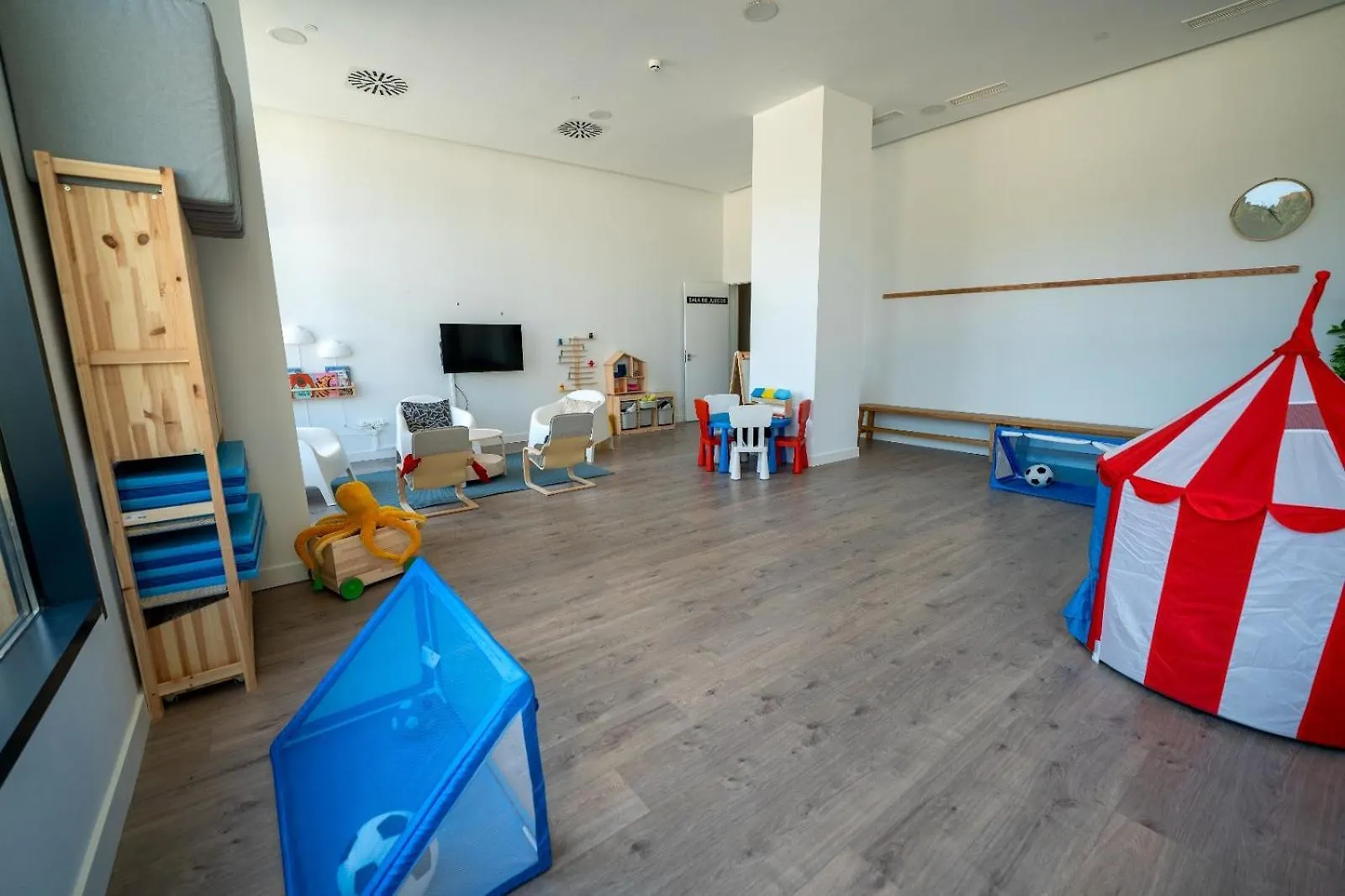 Malaga Skyline 4 Pool & Parking Free Villa
