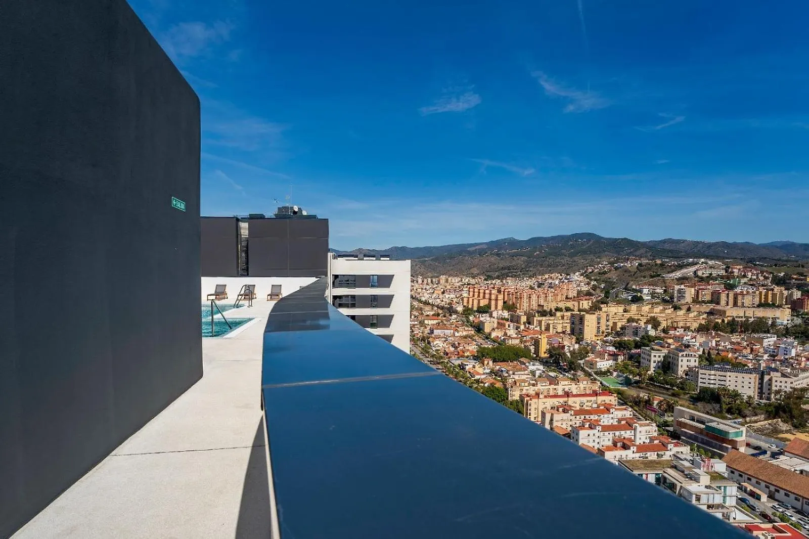 Malaga Skyline 4 Pool & Parking Free Villa