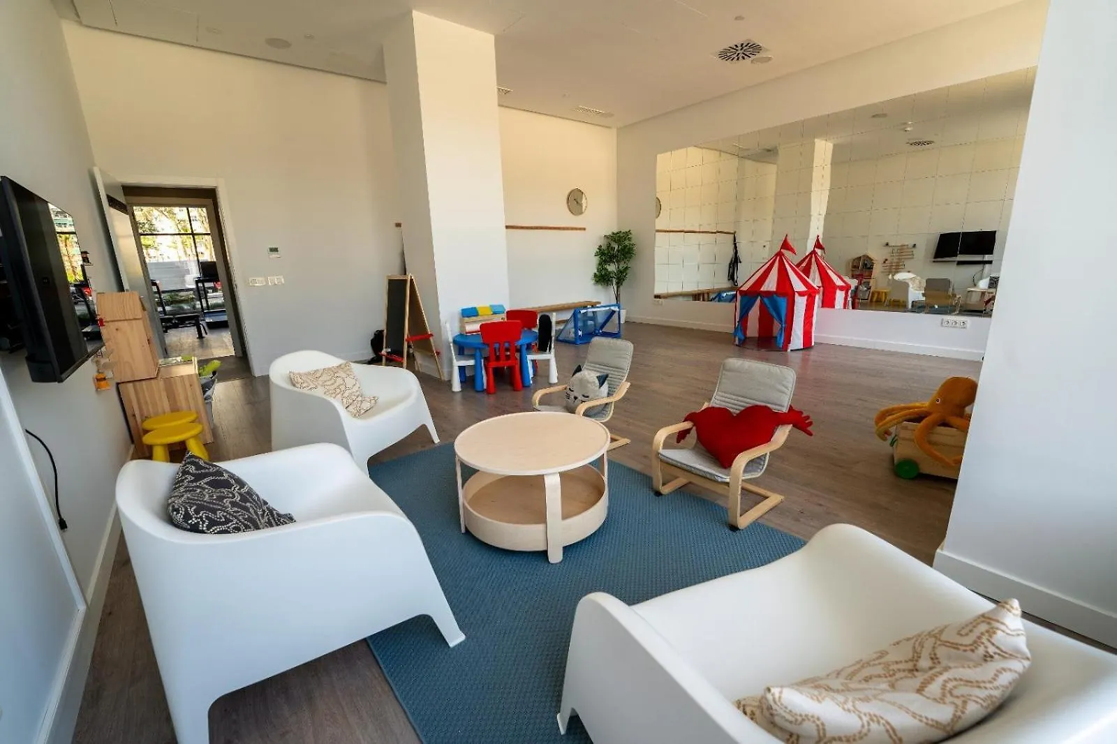 Malaga Skyline 4 Pool & Parking Free Villa Spain