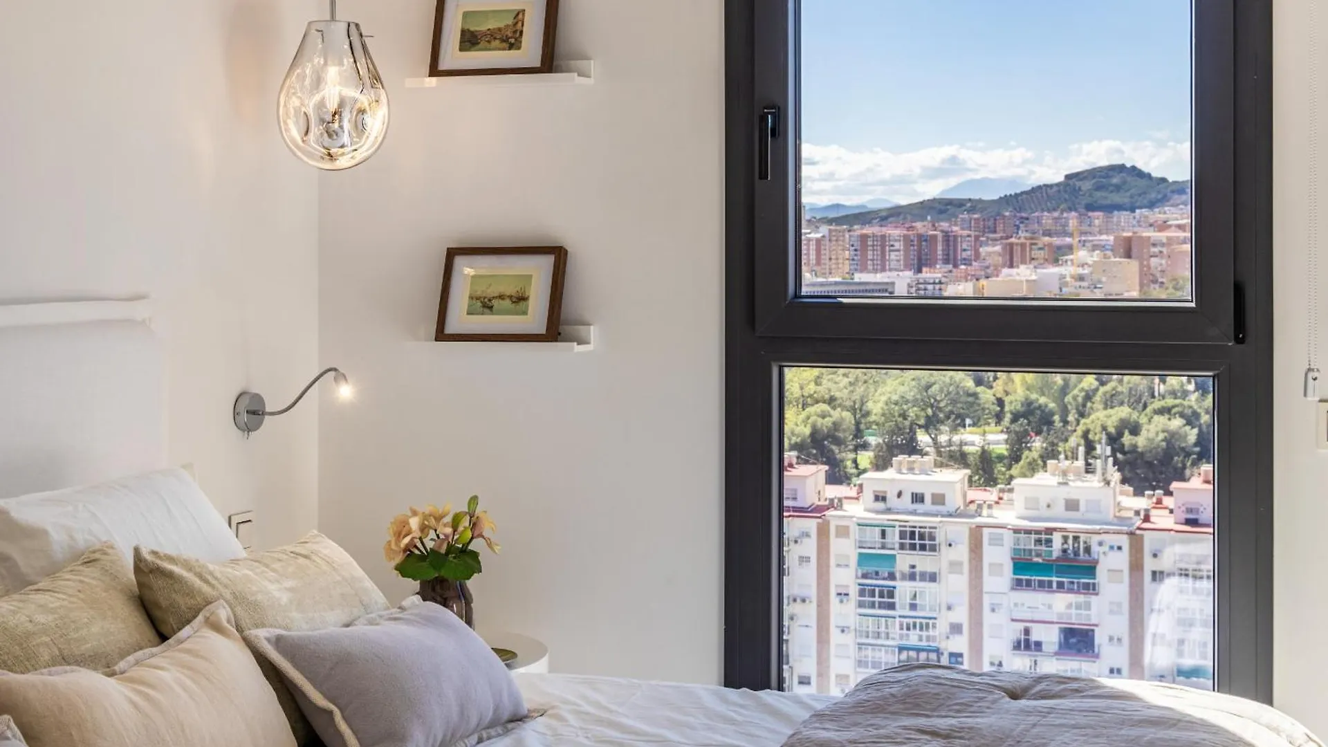Malaga Skyline 4 Pool & Parking Free Villa Holiday home