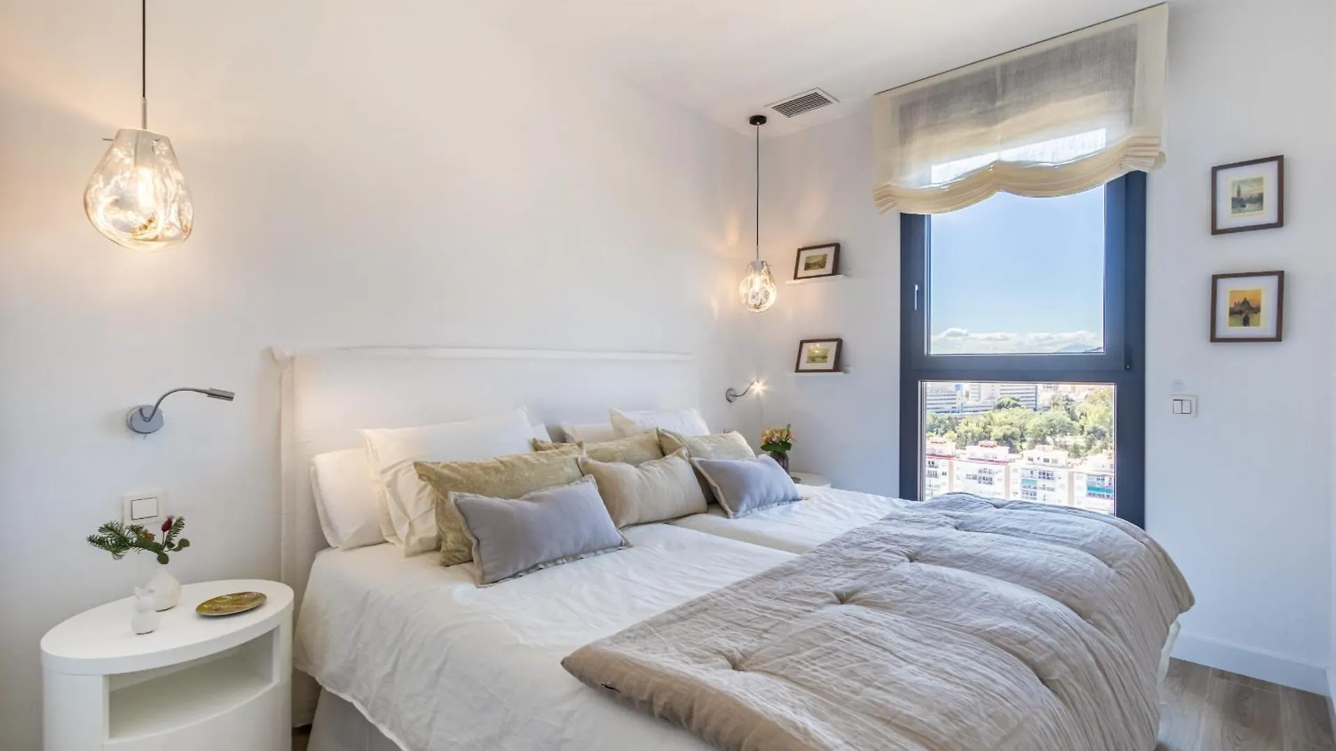 Malaga Skyline 4 Pool & Parking Free Villa Holiday home