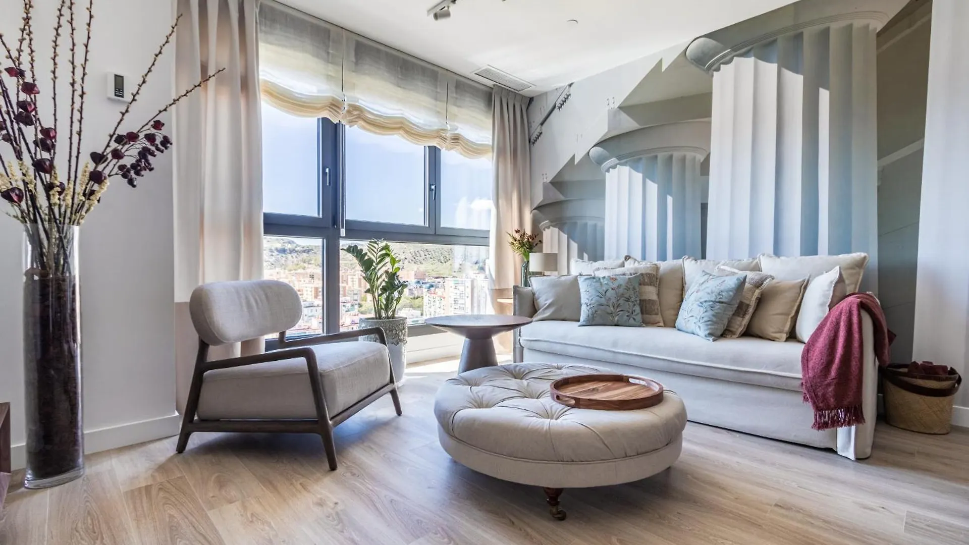 Malaga Skyline 4 Pool & Parking Free location