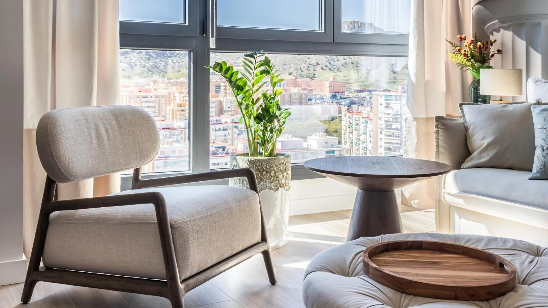 Malaga Skyline 4 Pool & Parking Free Villa Holiday home