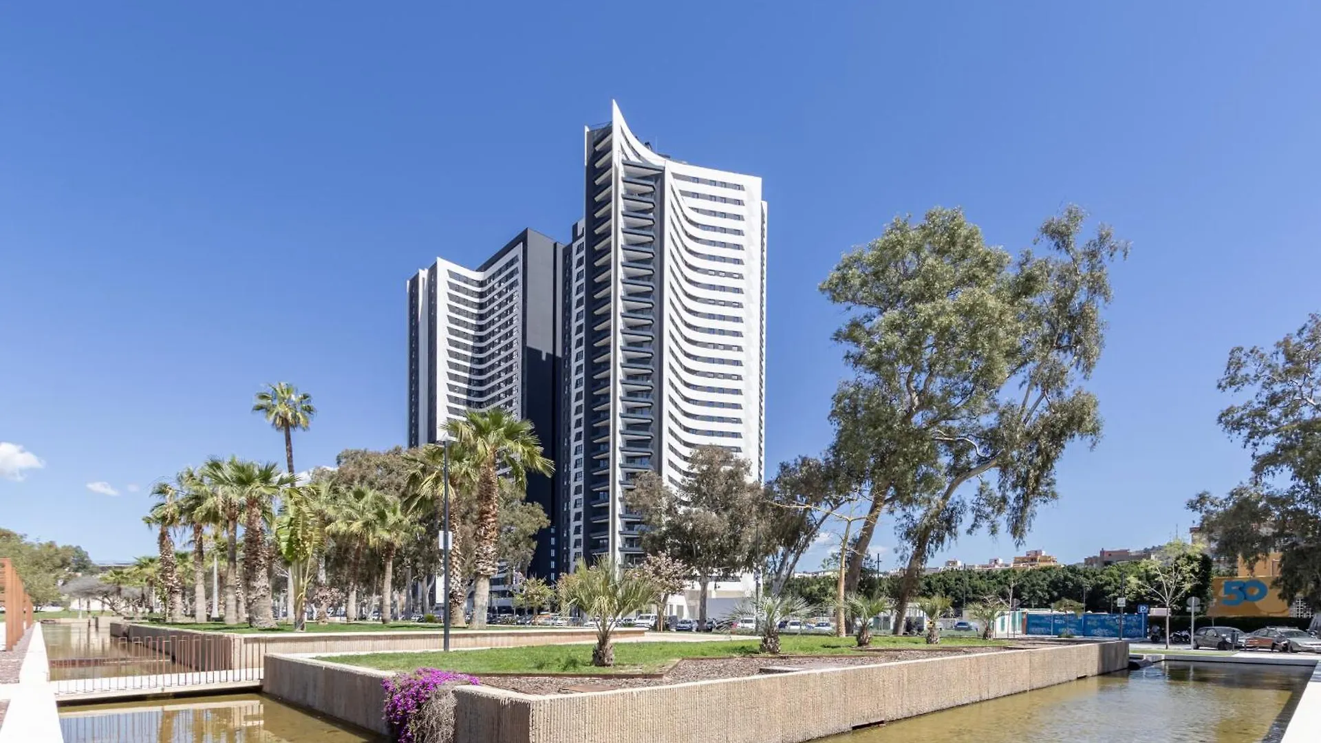 Malaga Skyline 4 Pool & Parking Free Villa 0*,