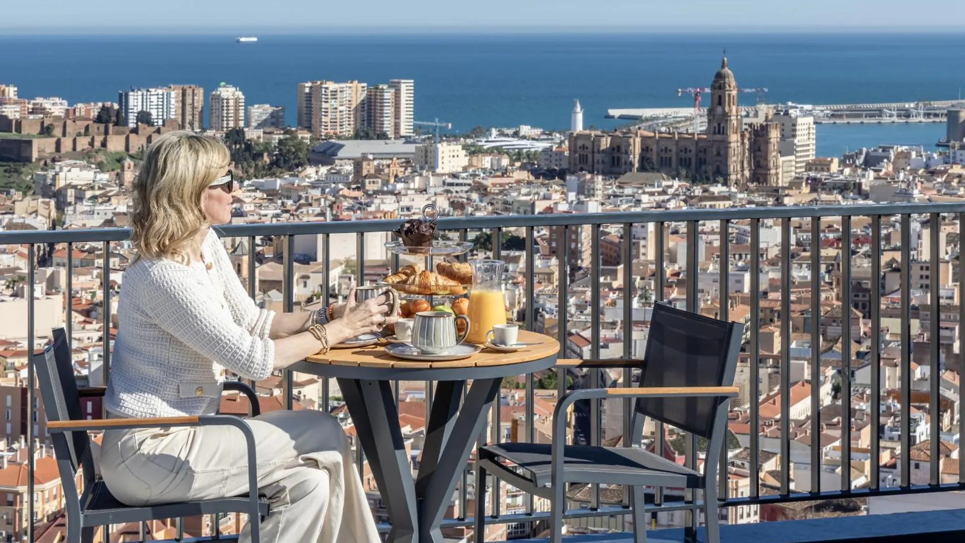 Malaga Skyline 4 Pool & Parking Free Villa Holiday home