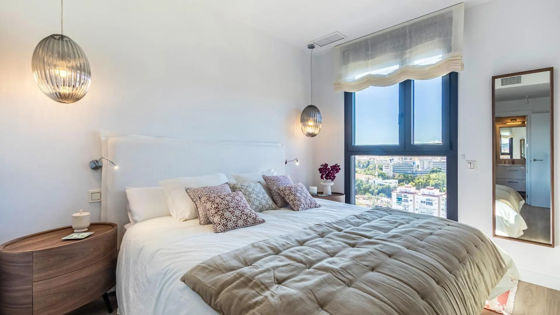 Malaga Skyline 4 Pool & Parking Free Villa