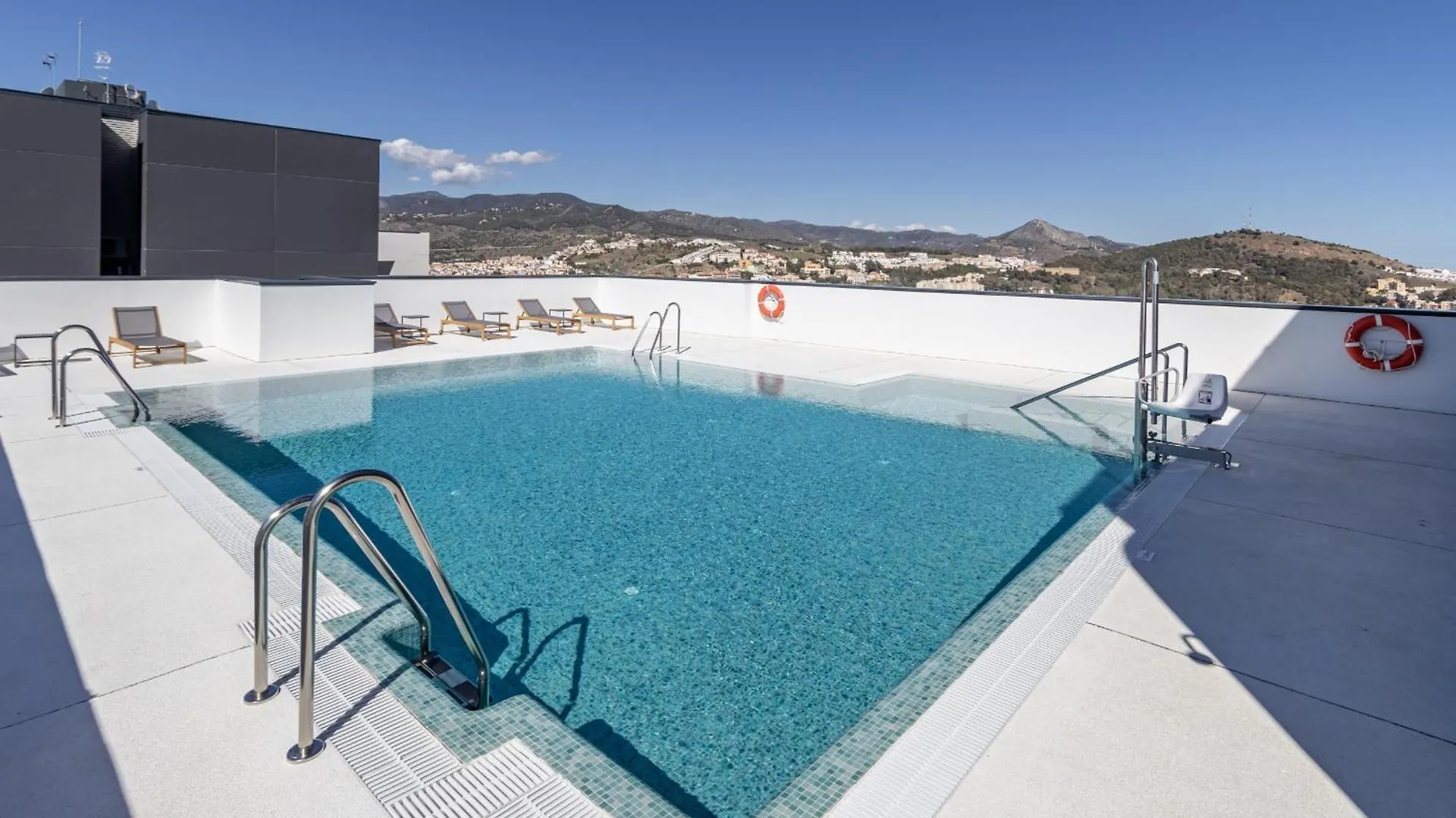 Malaga Skyline 4 Pool & Parking Free Villa